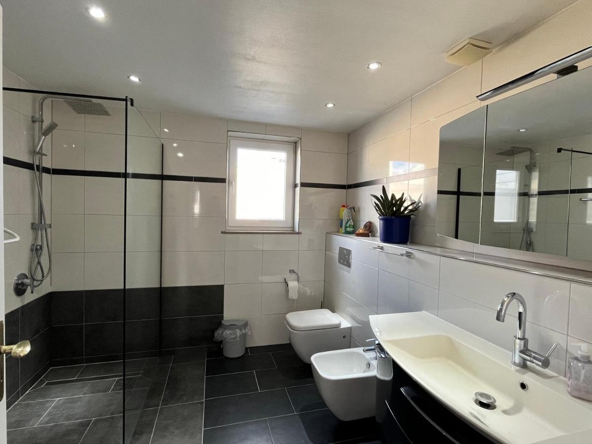 Gaestezimmer Limburg City ลิมบวร์ก อัน แดร์ ลาน ภายนอก รูปภาพ